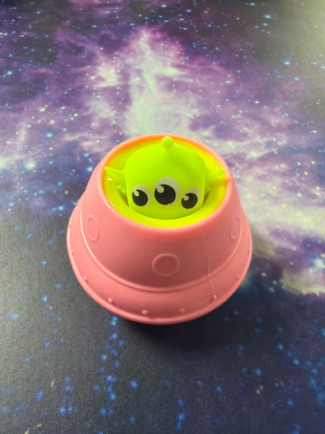 Alien popping ufo